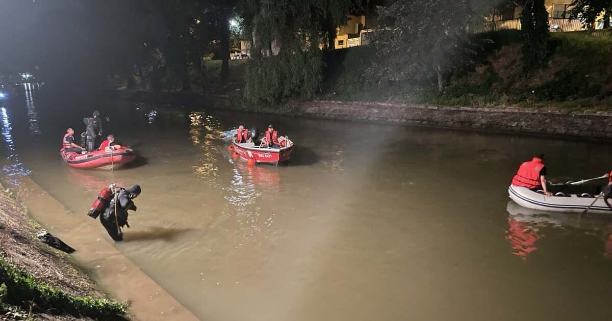 O persoană salvată din Bega de pompieri la Podul Dacilor O persoană salvată din Bega de pompieri la Podul Dacilor