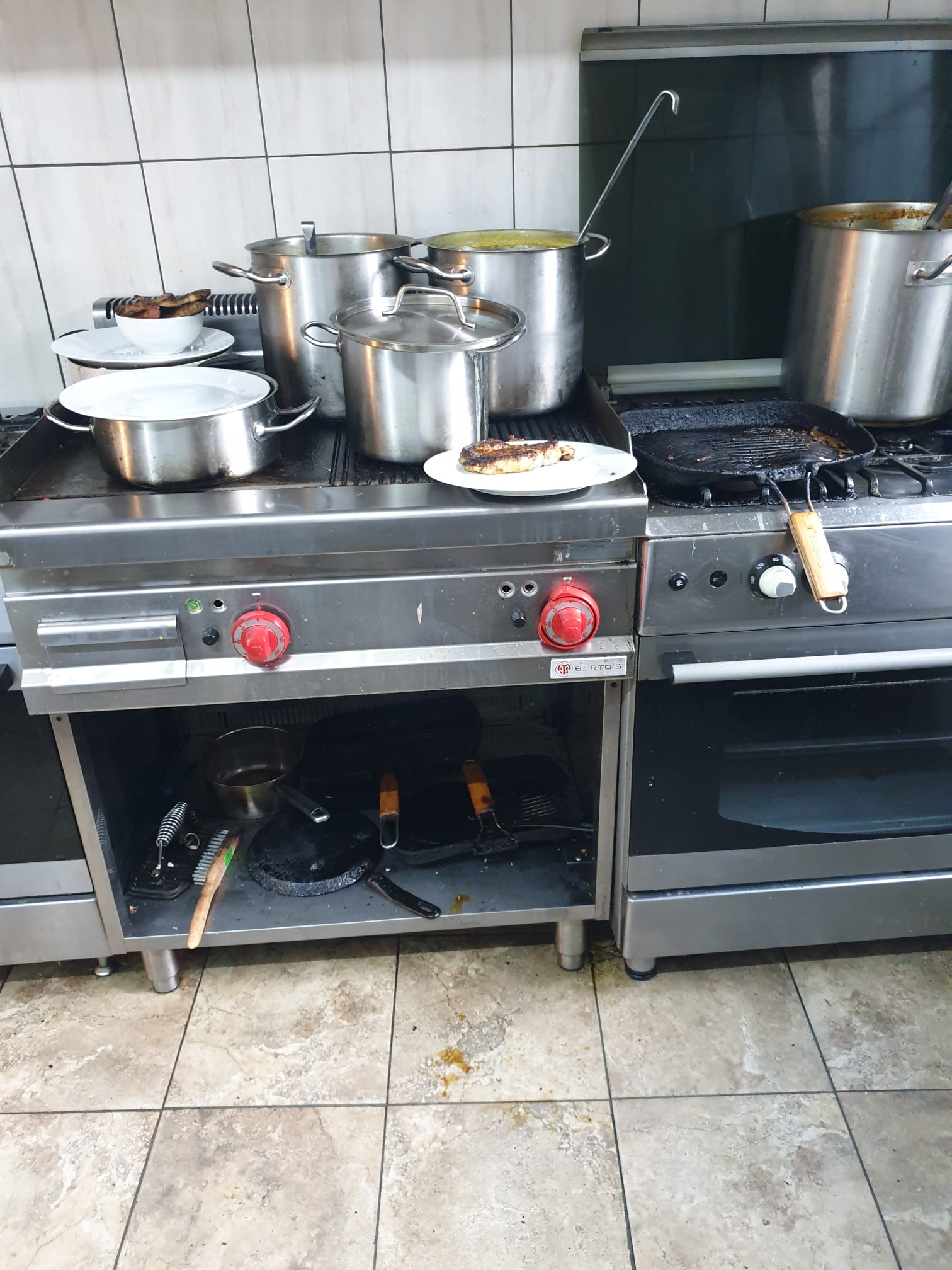 control anpc baile herculane mizerie mancare stricata (83)