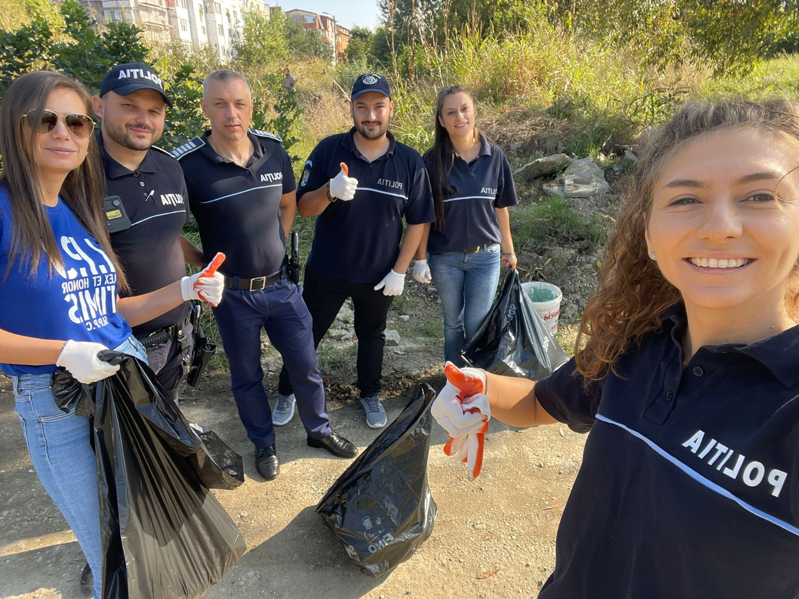 d0ea25ed-6db2-49f5-a1c5-0d0dcca32492