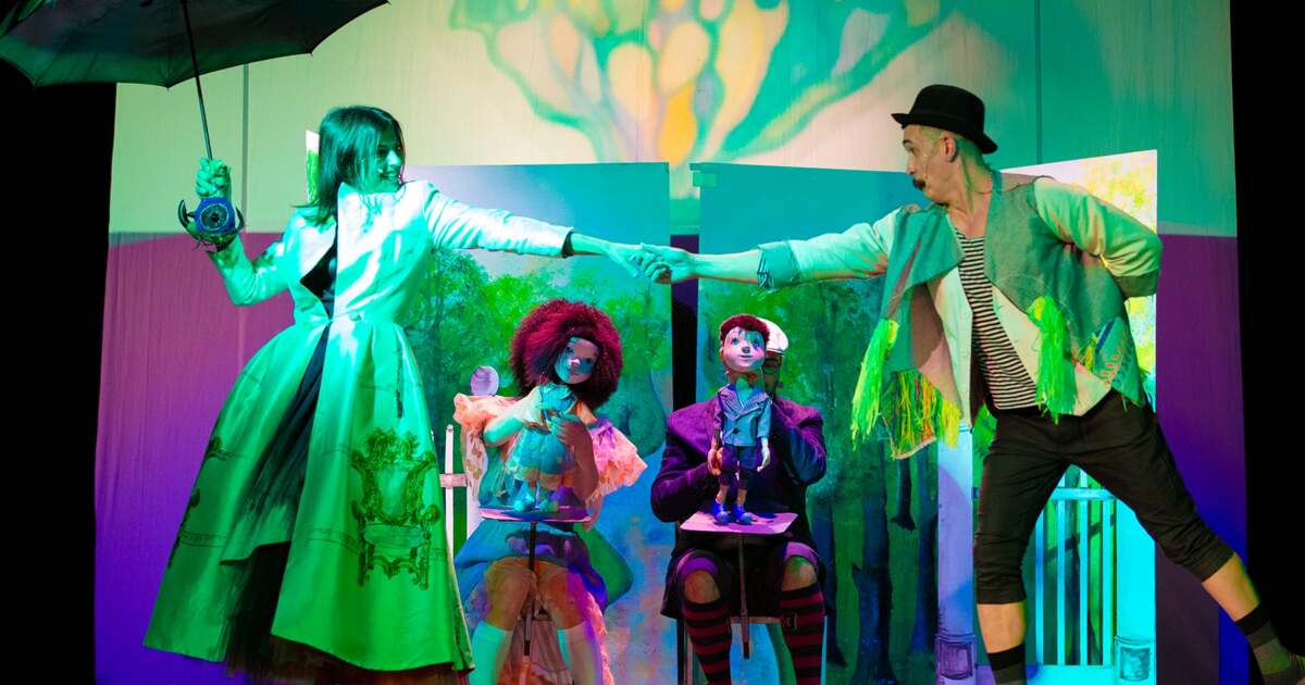 Actorii păpușari de la Teatrul Merlin au câștigat două premii în București Actorii păpușari de la Teatrul Merlin au câștigat două premii în București