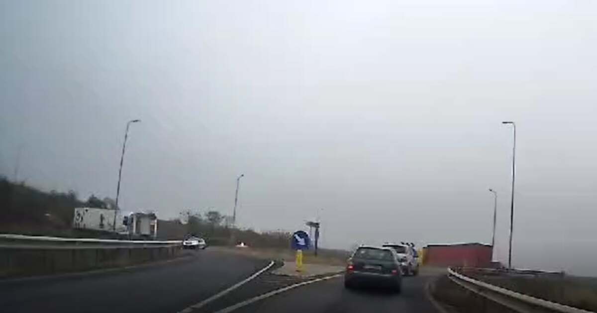 Accident grav în apropierea Timișoarei: doi răniți în urma impactului (VIDEO) Accident grav în apropierea Timișoarei: doi răniți în urma impactului (VIDEO)