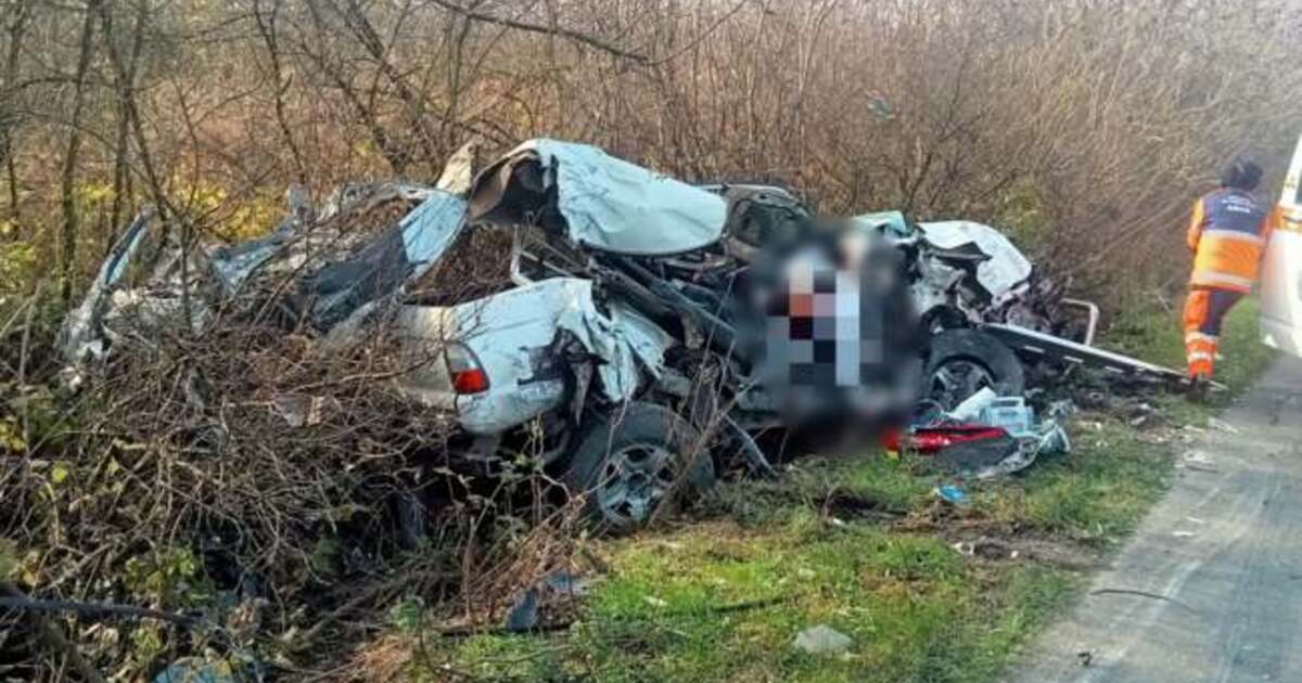 Accident grav în Arad: un mort și un rănit, solicitat elicopterul SMURD - FOTOGRAFIE.