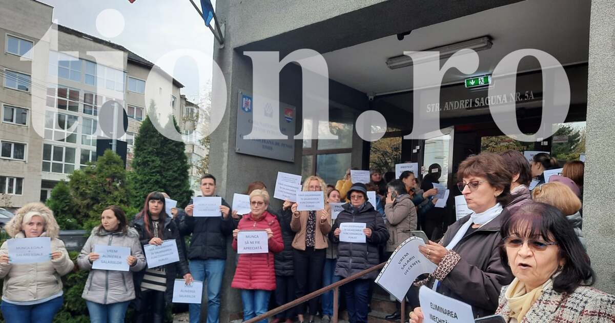 Protest neanunțat la sediul Casei de Pensii Timiș, poze în interior Protest neanunțat la sediul Casei de Pensii Timiș, poze în interior