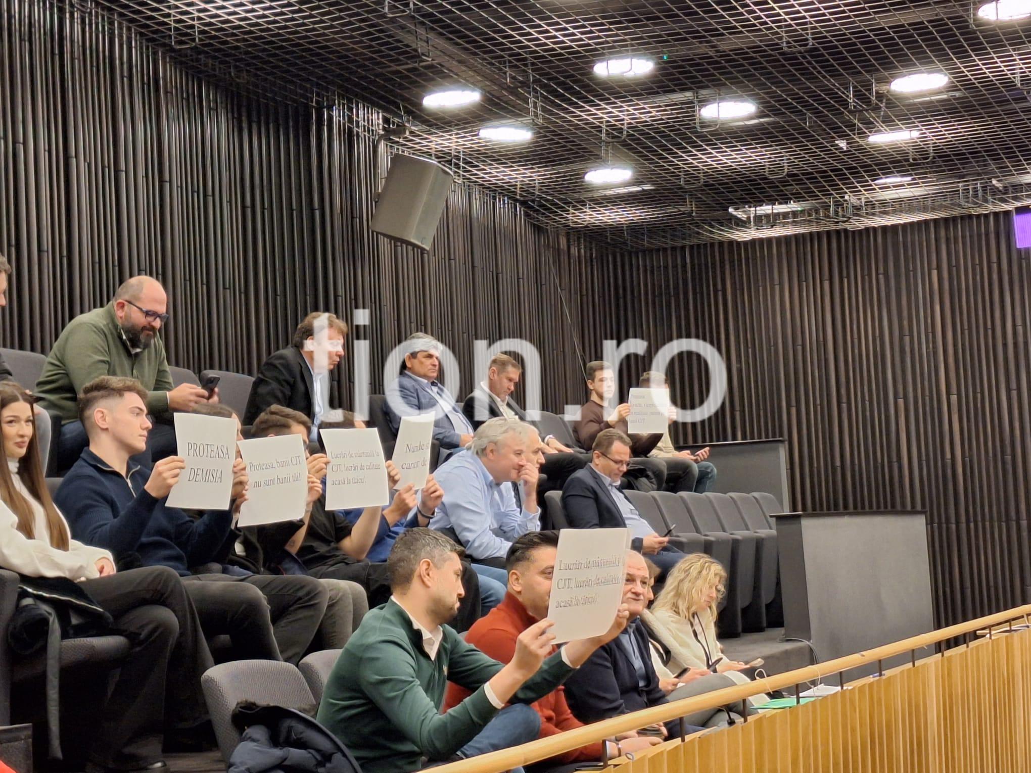 WhatsApp Image 2023-11-27 at 10.35.11 (1)