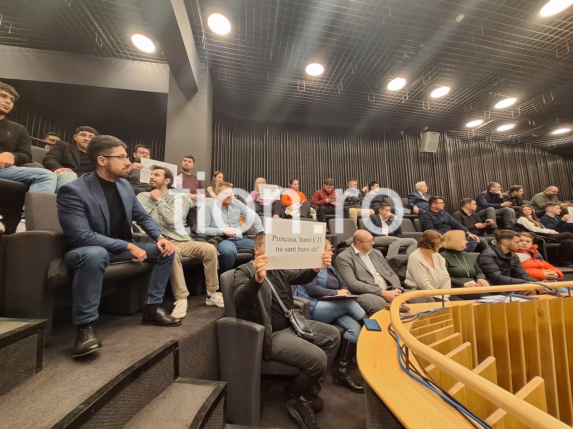 WhatsApp Image 2023-11-27 at 10.35.11 (2)