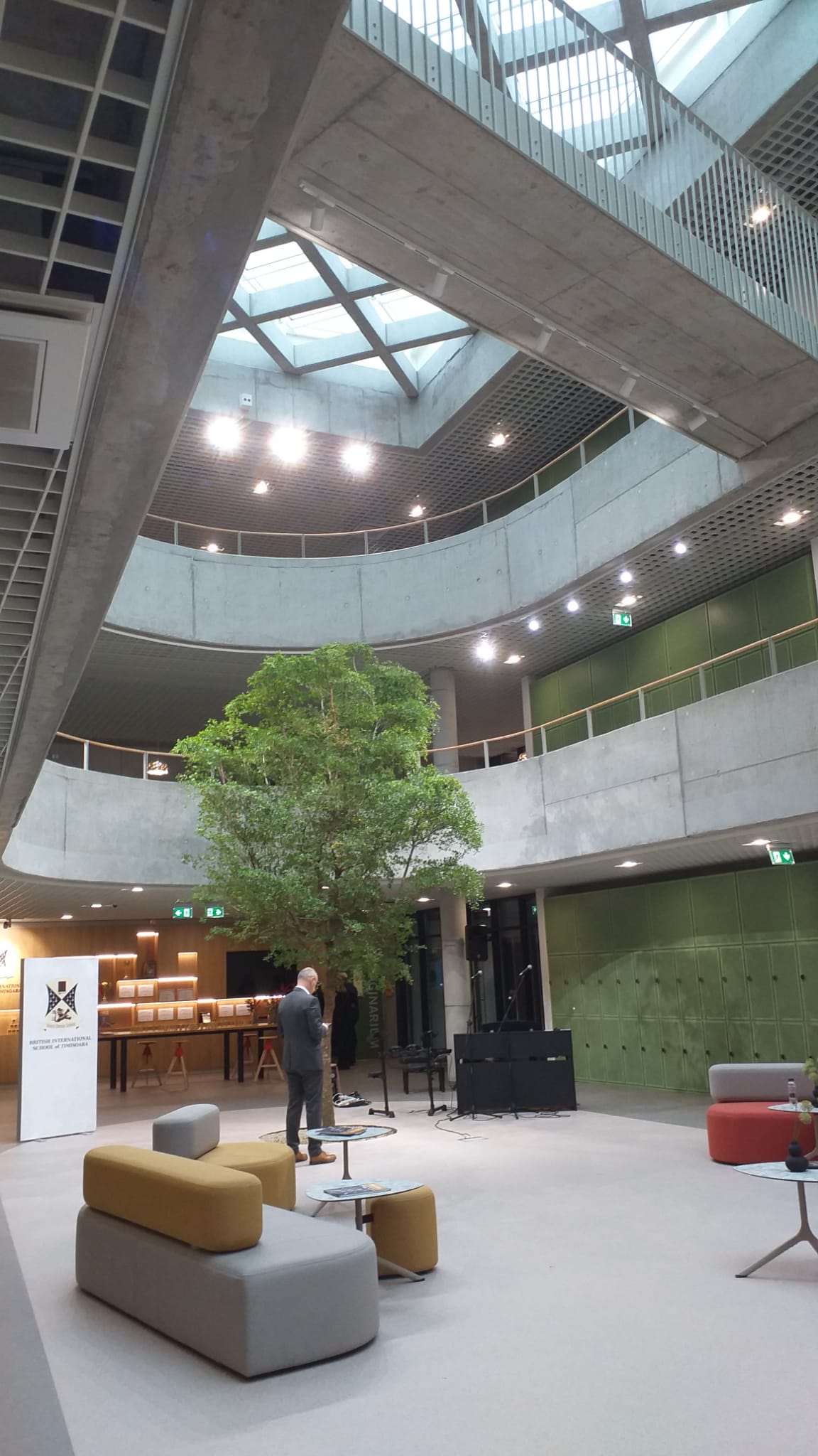 WhatsApp Image 2023-11-28 at 13.40.19 (1)