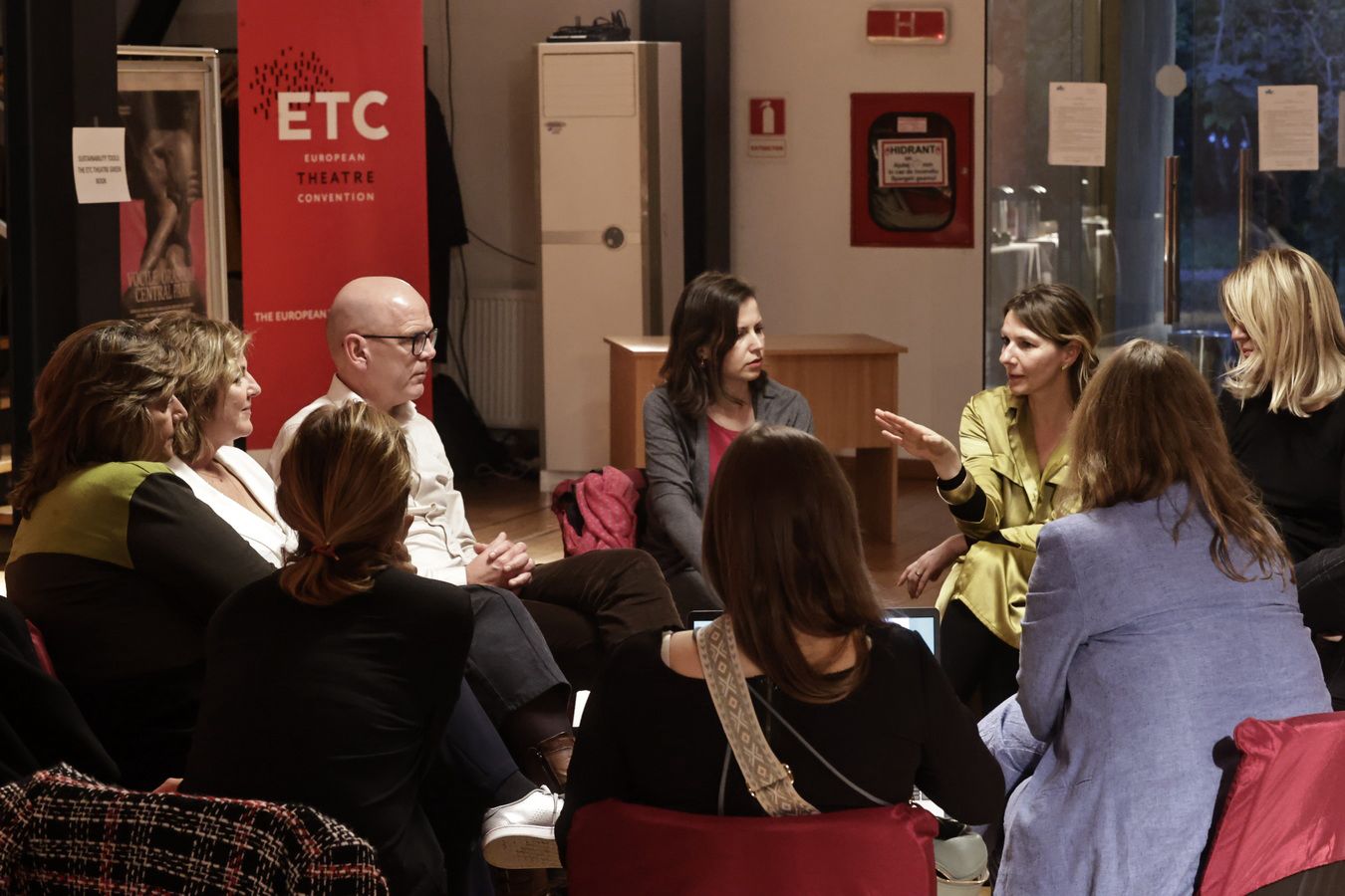 conferinta teatru (3)