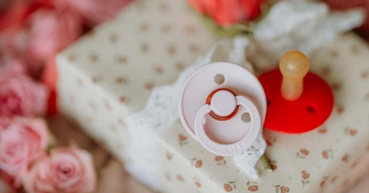 Cauti suzete? Little Prints are celebrele suzete Bibs disponibile! Cauti suzete? Little Prints are celebrele suzete Bibs disponibile!
