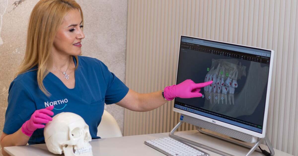 Aparatul dentar Invisalign: prețuri, beneficii și detalii importante de cunoscut Aparatul dentar Invisalign: prețuri, beneficii și detalii importante de cunoscut