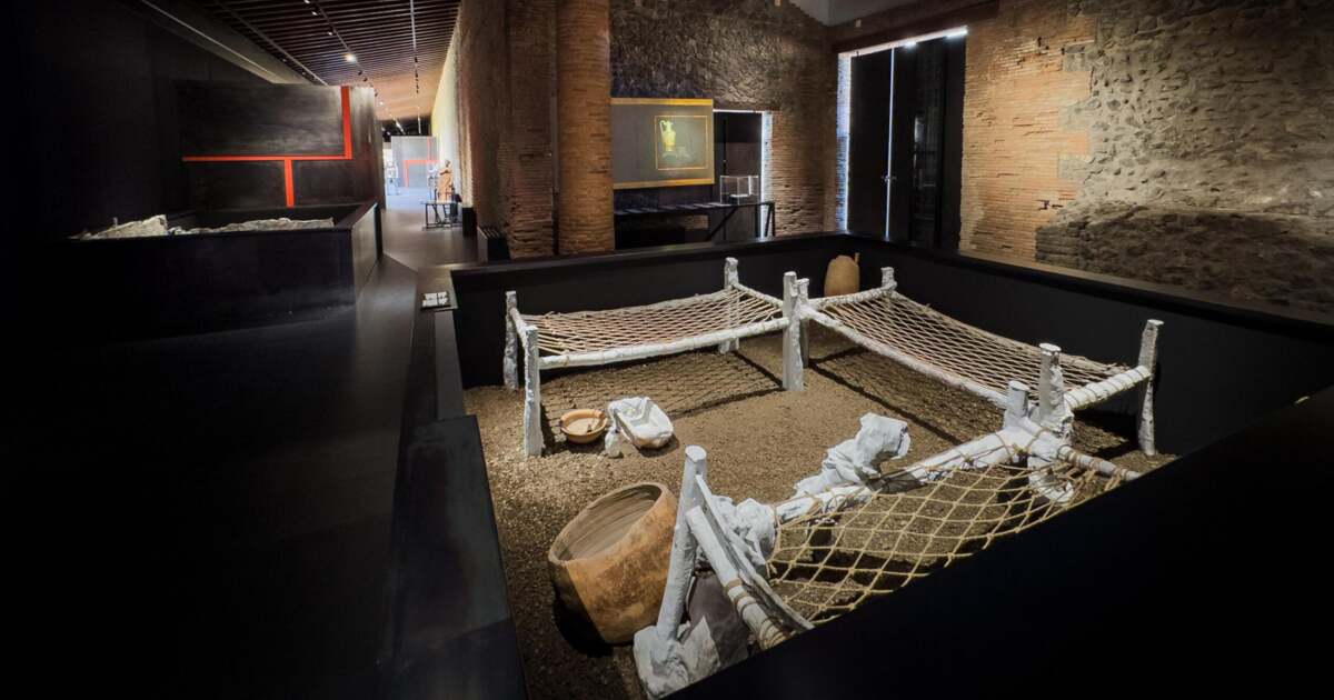 O casă veche din Pompeii strălucește cu panouri solare.