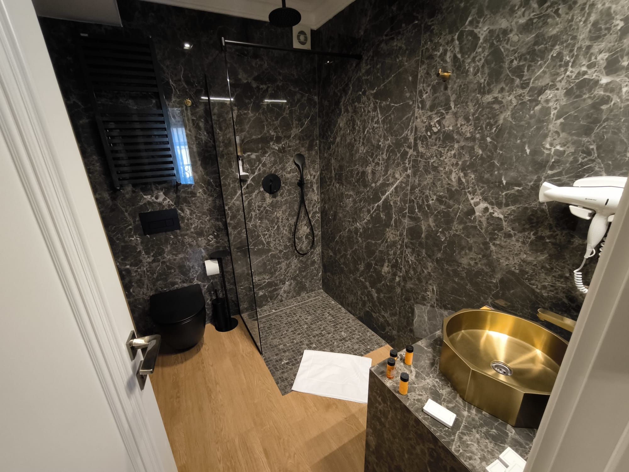 WhatsApp Image 2024-04-23 at 15.00.26 (1)