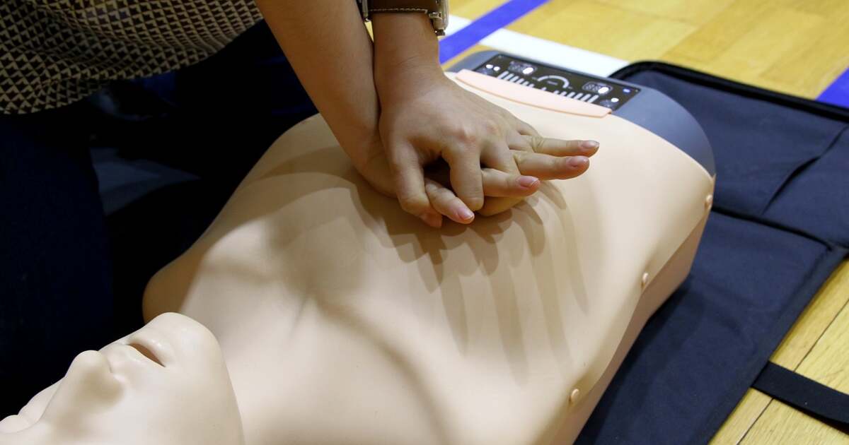 Românii știu să ofere prim ajutor? Un studiu surprinzător despre cunoștințele lor. Românii știu să ofere prim ajutor? Un studiu surprinzător despre cunoștințele lor.