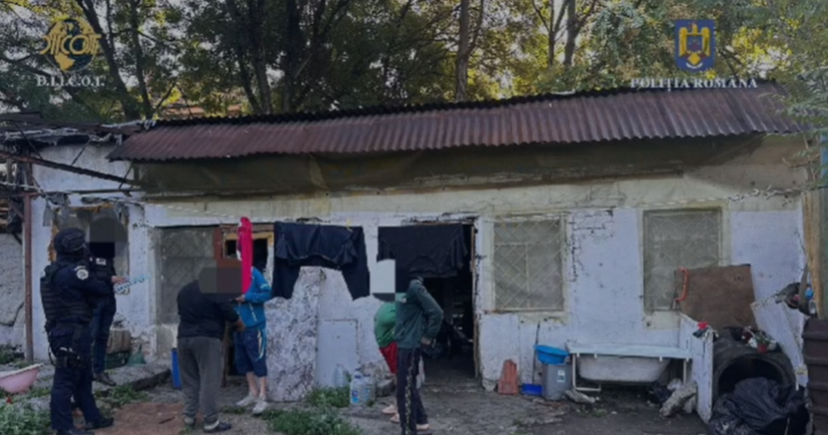 Șeful Biroului pentru Imigrări Caraș-Severin, arestat pentru trafic de migranți. Șeful Biroului pentru Imigrări Caraș-Severin, arestat pentru trafic de migranți.