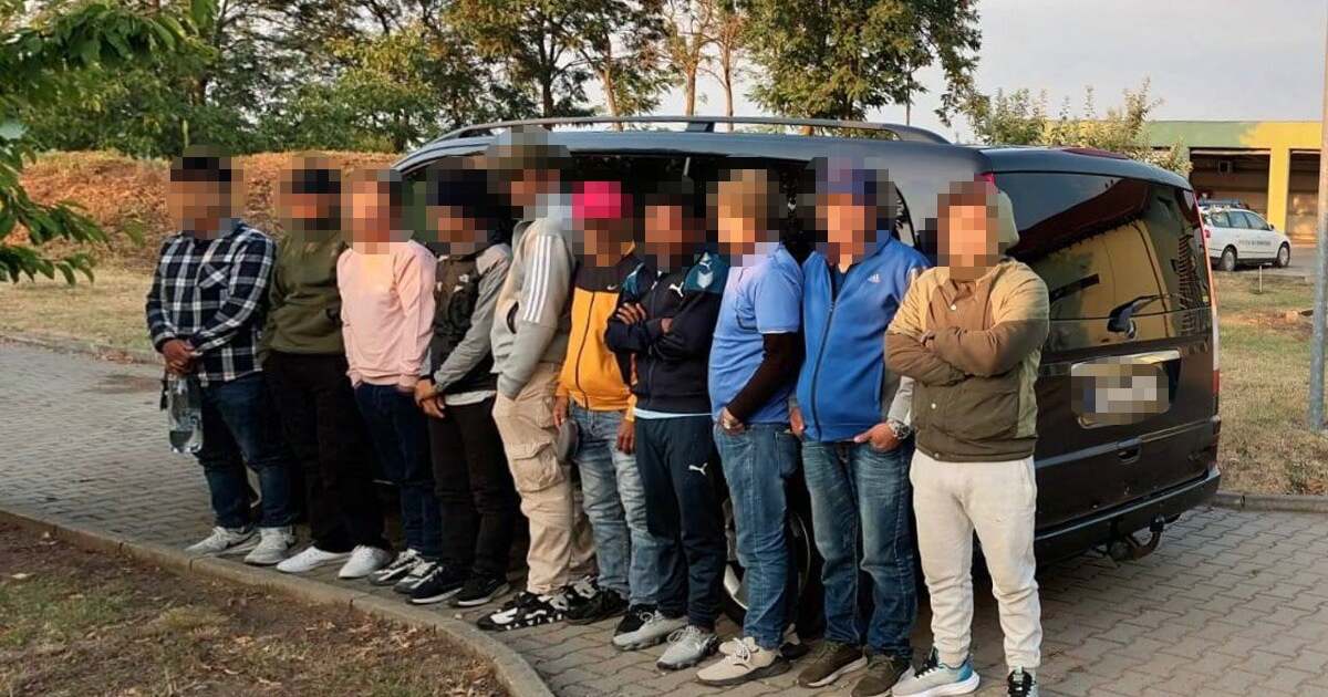 Un român ajută zece nepalezi să treacă ilegal frontiera spre Serbia