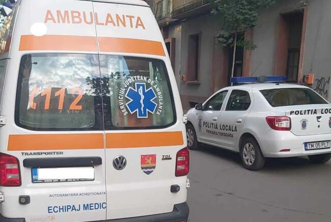 Poza pentru articolul Incident între un autoturism și un tramvai în Timișoara. Două persoane au avut nevoie de îngrijiri medicale