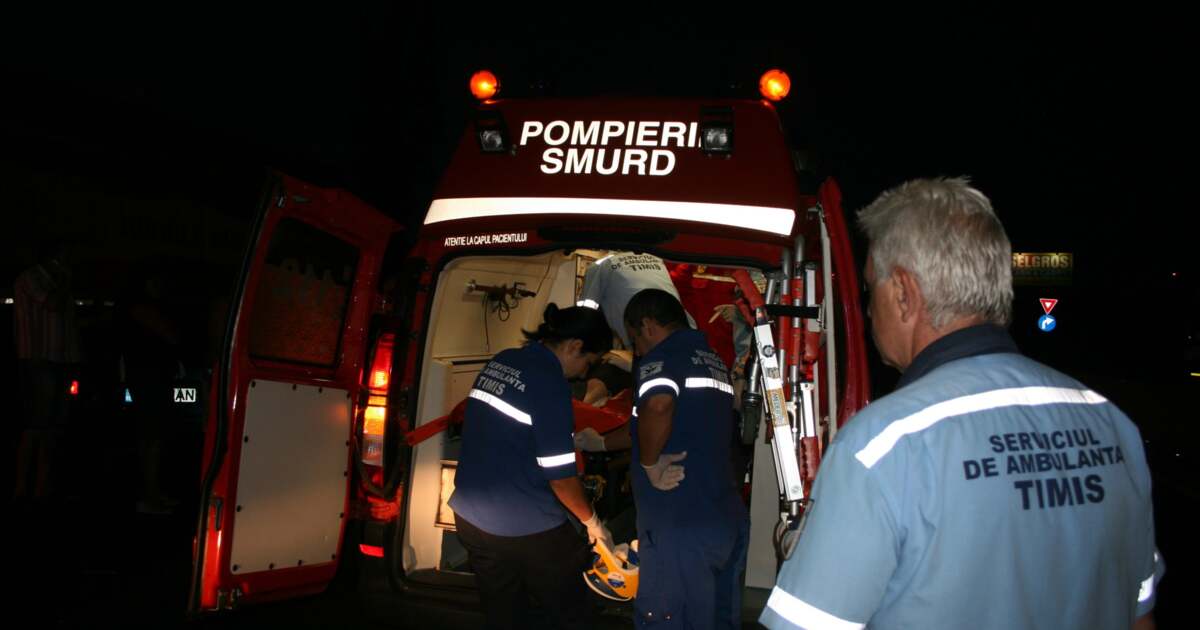 Accident la Bucovăț: pasager rănit, șoferul s-a ascuns acasă, cu alcool în aerul expirat.