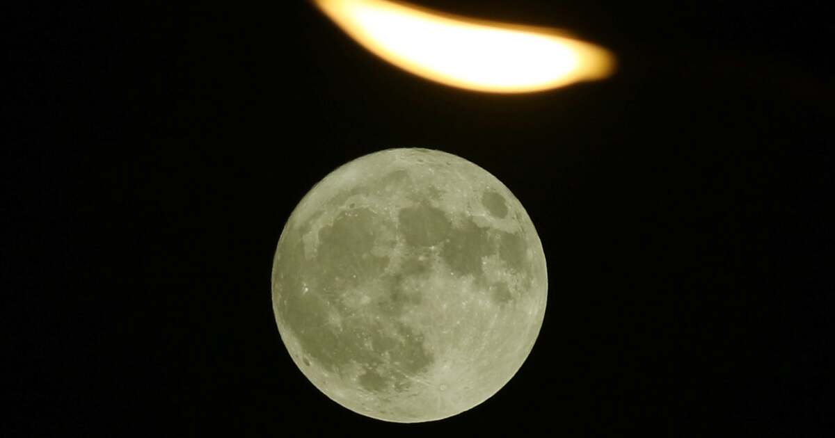 Luna Plină în Pești: Ce Revelații Ne Aduce Acest Fenomen Astral?