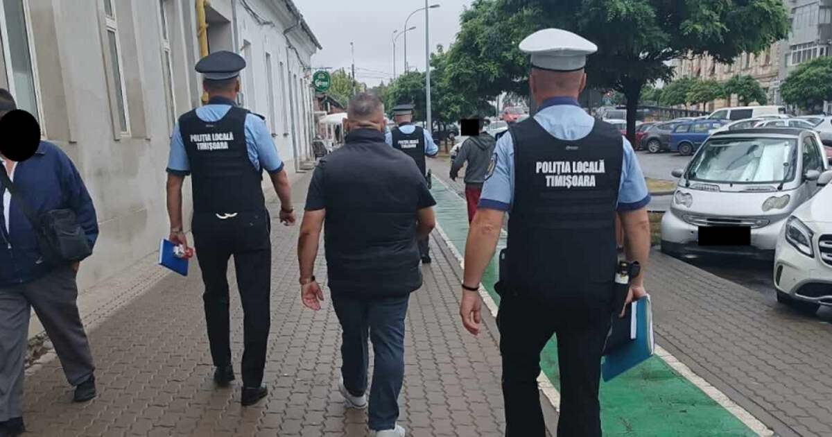 Un bărbat a fost amendat cu 20.000 de lei pentru vânzarea ilegală a țigărilor în Piața Iosefin. Un bărbat a fost amendat cu 20.000 de lei pentru vânzarea ilegală a țigărilor în Piața Iosefin.