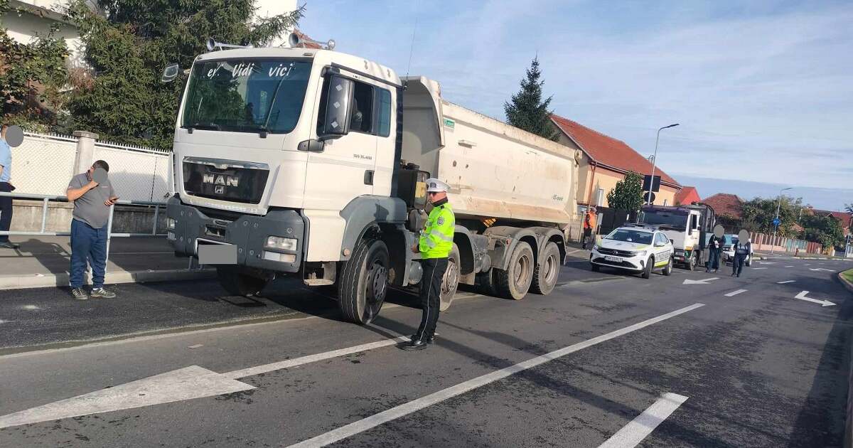 Restricții de circulație pentru camioane în Timiș, pe fondul codului roșu de caniculă. Restricții de circulație pentru camioane în Timiș, pe fondul codului roșu de caniculă.