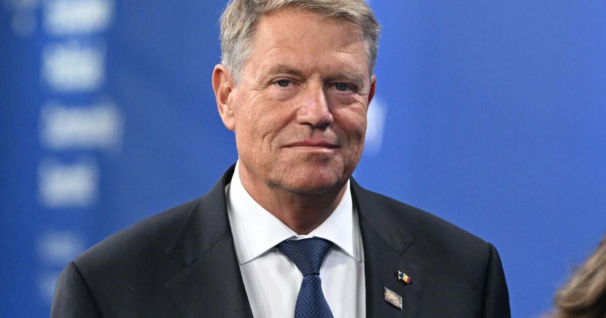 Klaus Iohannis votează pentru o Românie europeană la alegerile parlamentare.