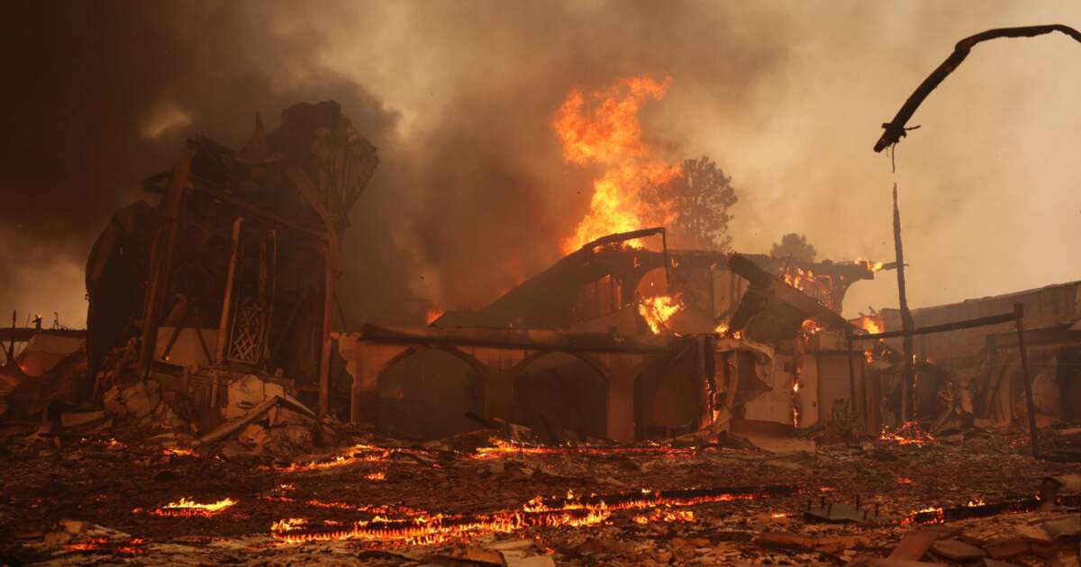 Incendiile de amploare din Los Angeles, bilanț tragic: cel puțin 5 morți și zeci de mii de evacuați Incendiile de amploare din Los Angeles, bilanț tragic: cel puțin 5 morți și zeci de mii de evacuați