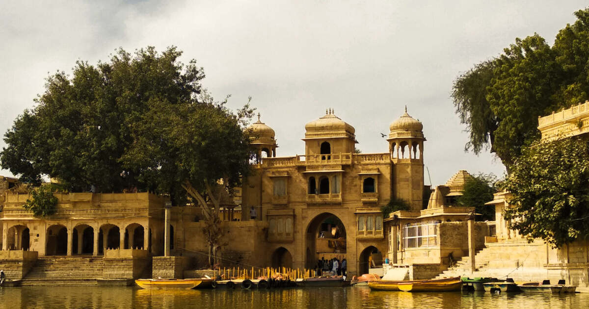 Descoperă Fortul de la Jaisalmer: istorie veche și experiențe contemporane în deșert Descoperă Fortul de la Jaisalmer: istorie veche și experiențe contemporane în deșert