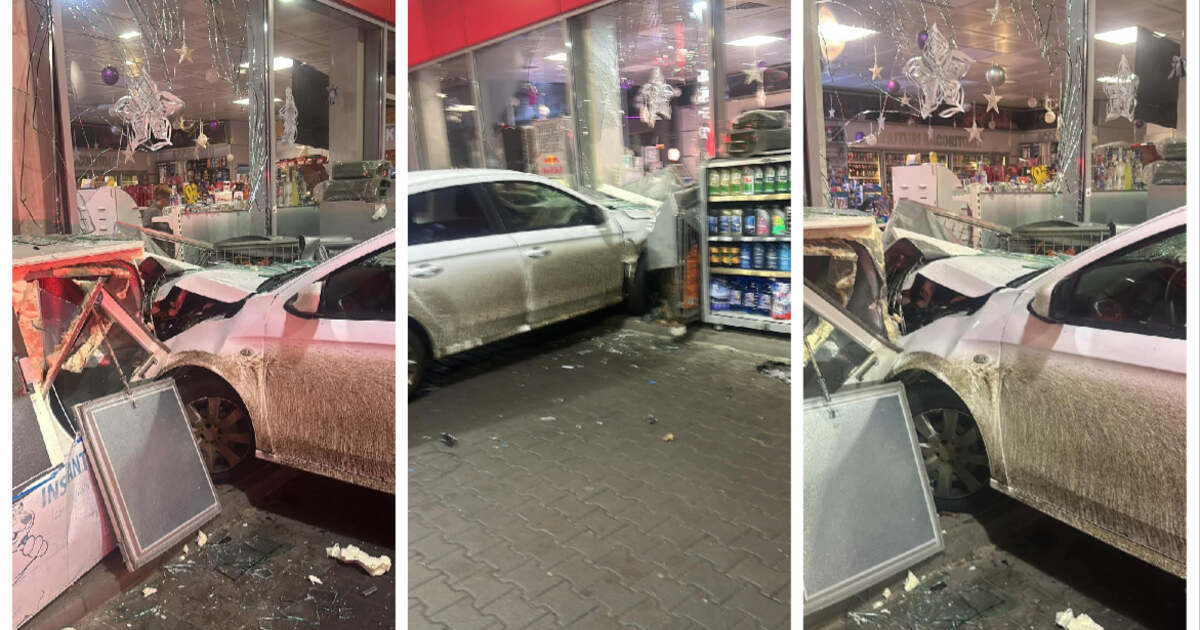 Accident spectaculos la Giroc: Mașină intrată în geamul unei benzinării. Accident spectaculos la Giroc: Mașină intrată în geamul unei benzinării.
