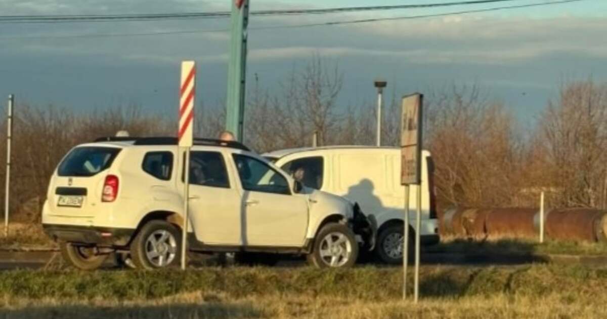 Accident într-un sens giratoriu din Chișoda: Două șoferițe implicate în coliziune