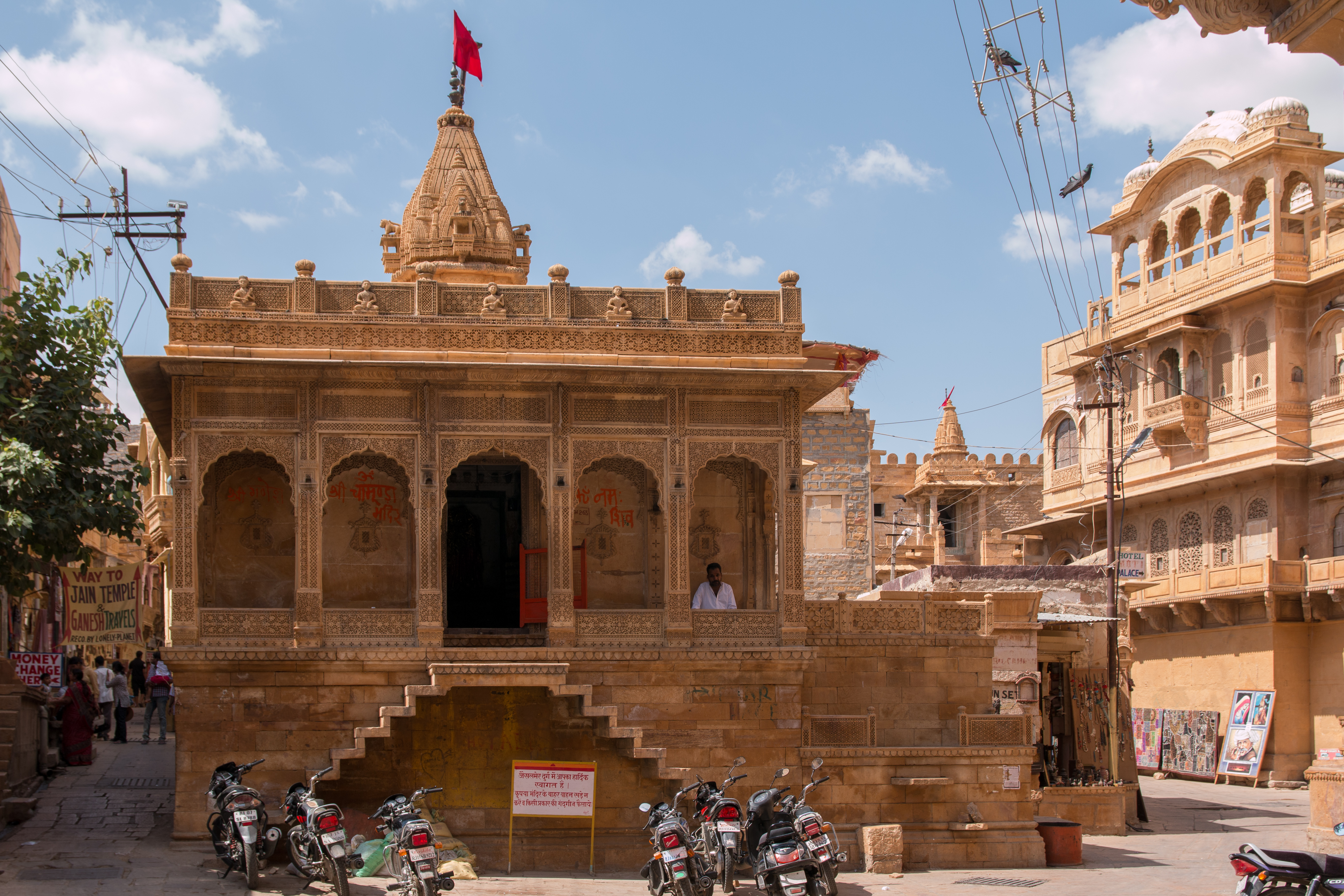 Jaisalmer_Fort-9-Jain_temple_of_the_Palace_place-20131010
