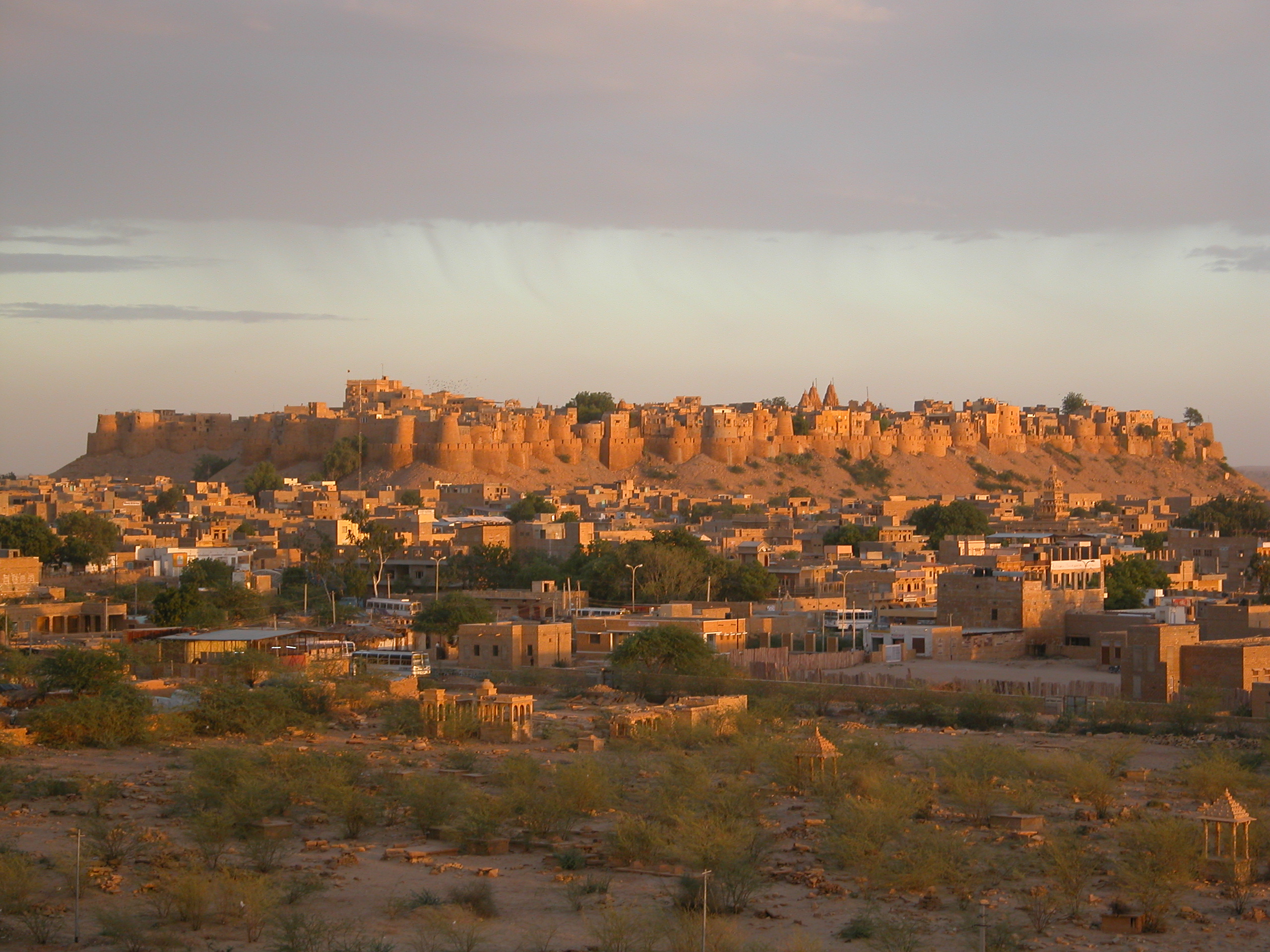 Fort_Jaisalmer_at_sunset