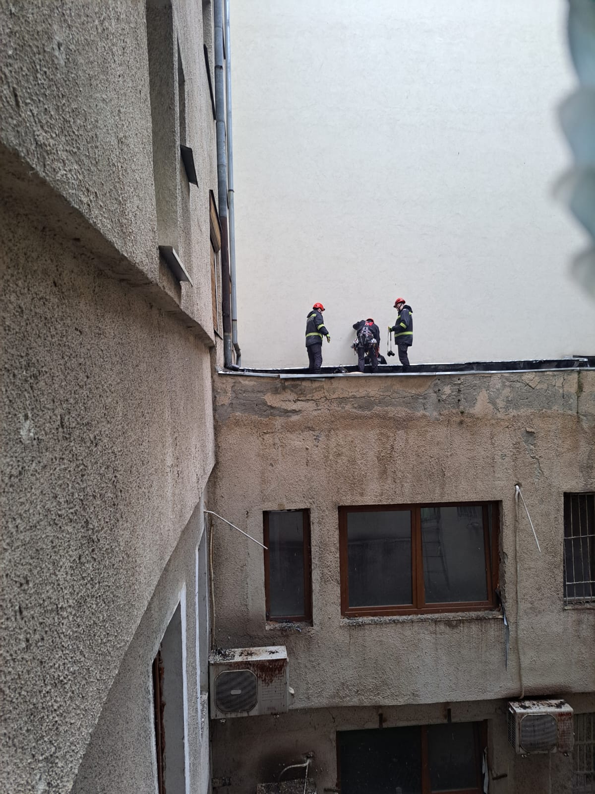 pompieri interventie acoperis