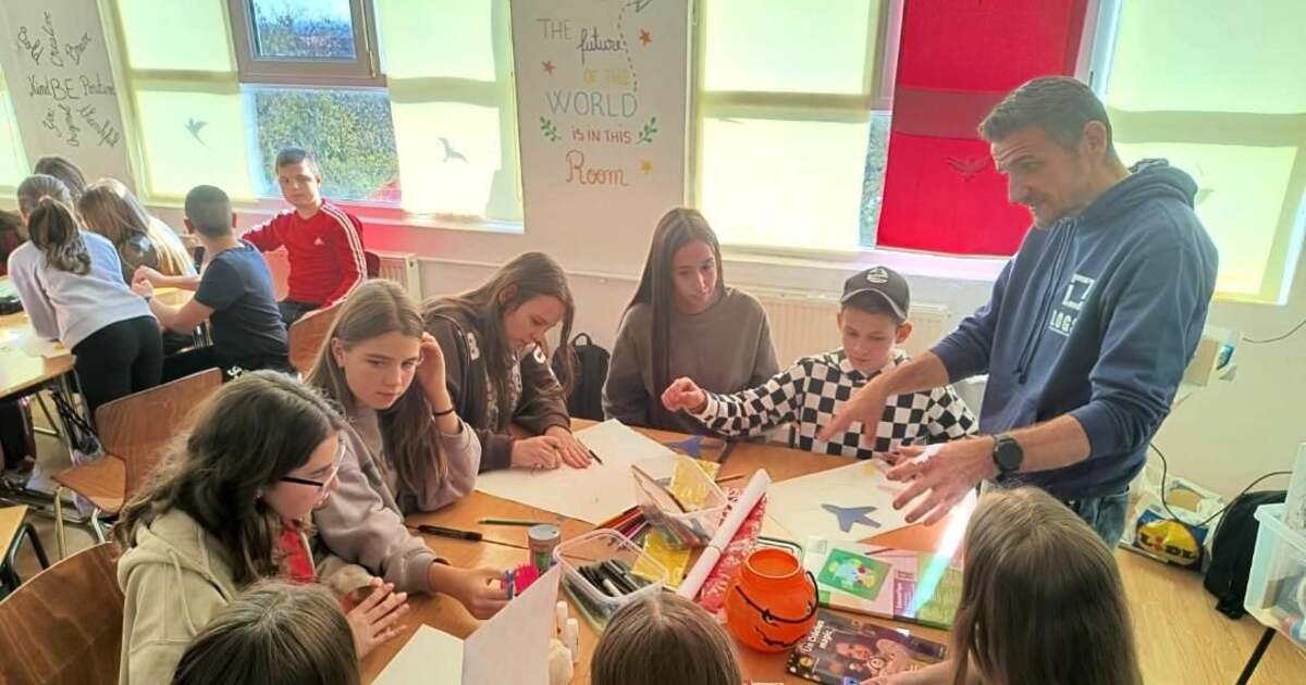 Peste 800 de elevi din Timiș și vestul țării învață despre siguranța online Peste 800 de elevi din Timiș și vestul țării învață despre siguranța online