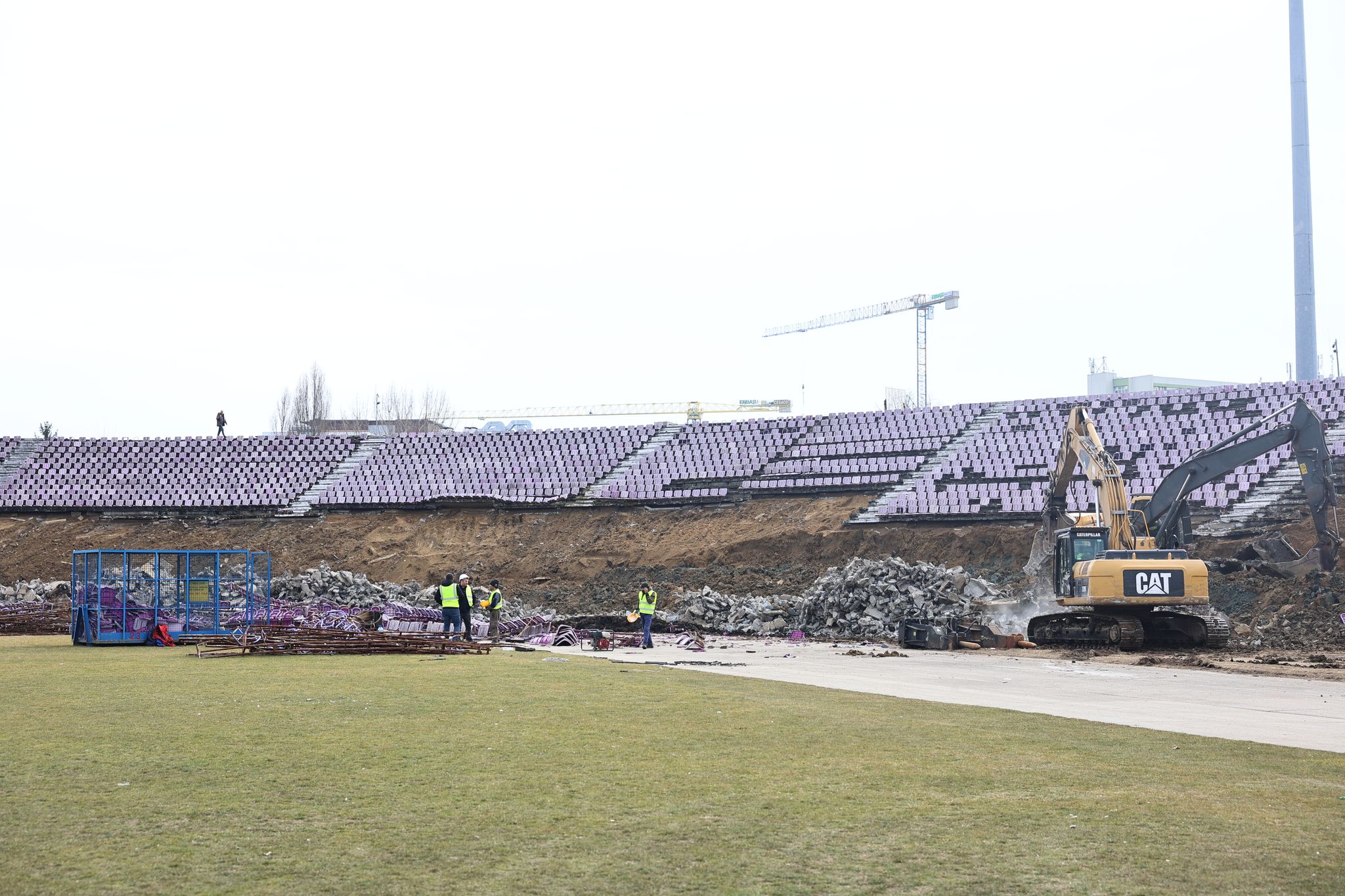 demolare stadion dan paltinisanu (1)
