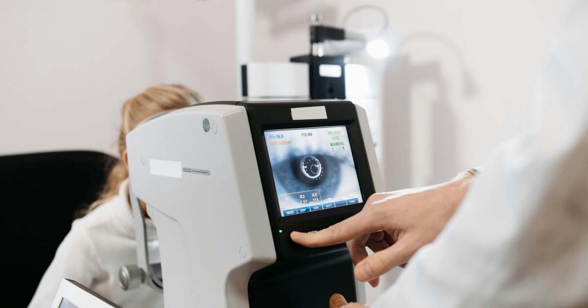 Consultatii oftalmologice gratuite pentru depistarea glaucomului la Spitalul CFR Timisoara.