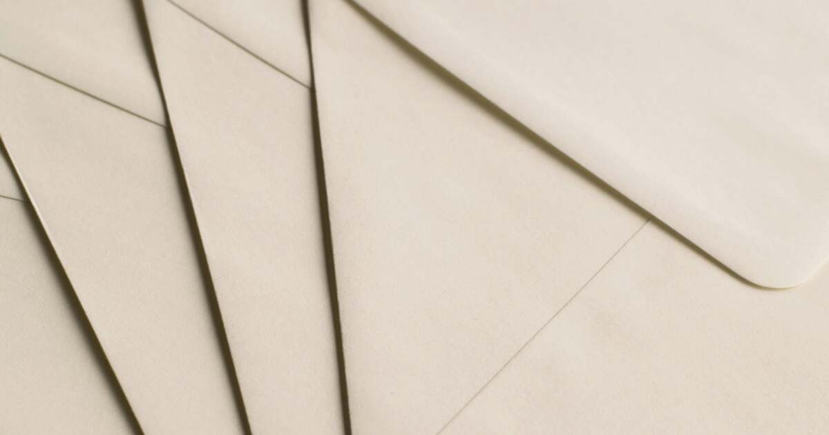 Misterioase plicuri trimise cu mesajul „Înapoi la turul 2, România” către instituții din țară Misterioase plicuri trimise cu mesajul „Înapoi la turul 2, România” către instituții din țară