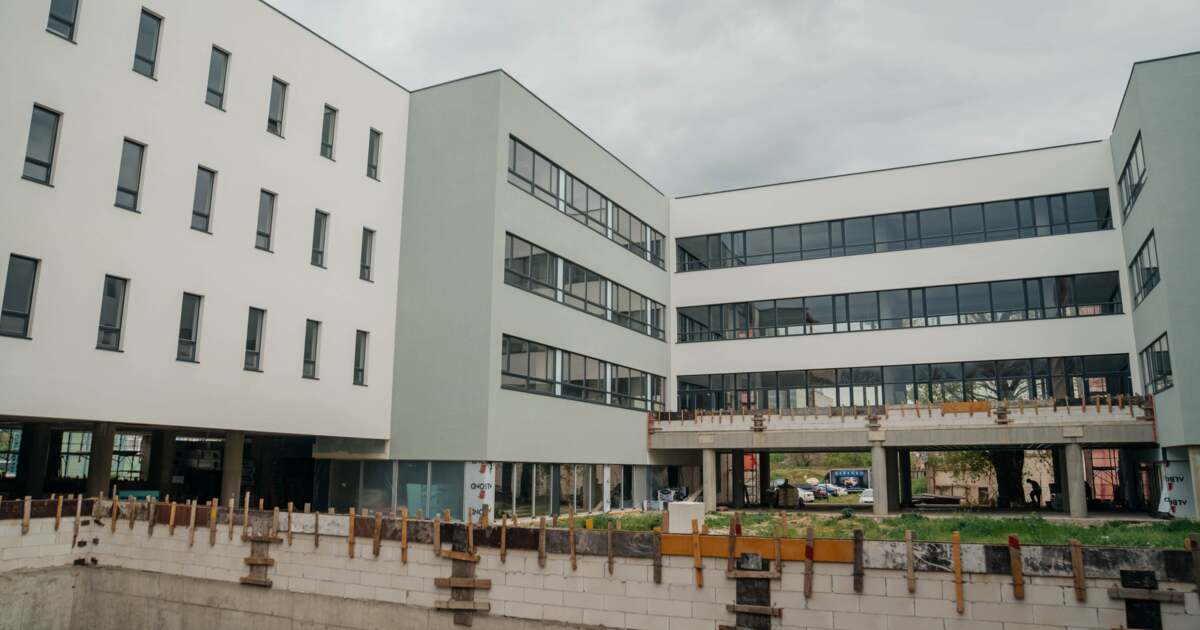 FOTO: Lucrările la Campusul Lenau progresează, deși termenul de finalizare a fost depășit cu trei ani. FOTO: Lucrările la Campusul Lenau progresează, deși termenul de finalizare a fost depășit cu trei ani.