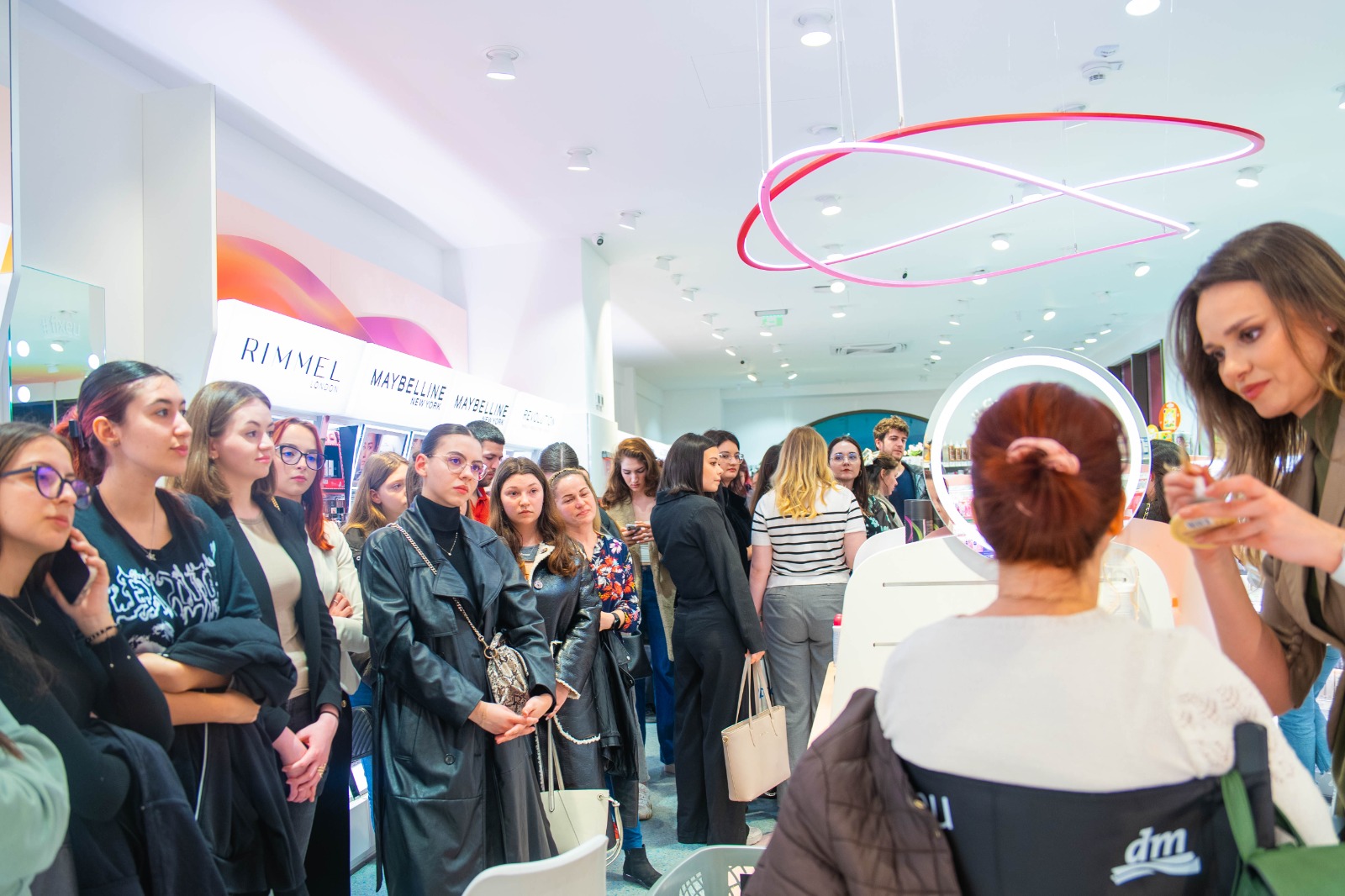 dm drogerie markt - Caravana Frumusetii (11)