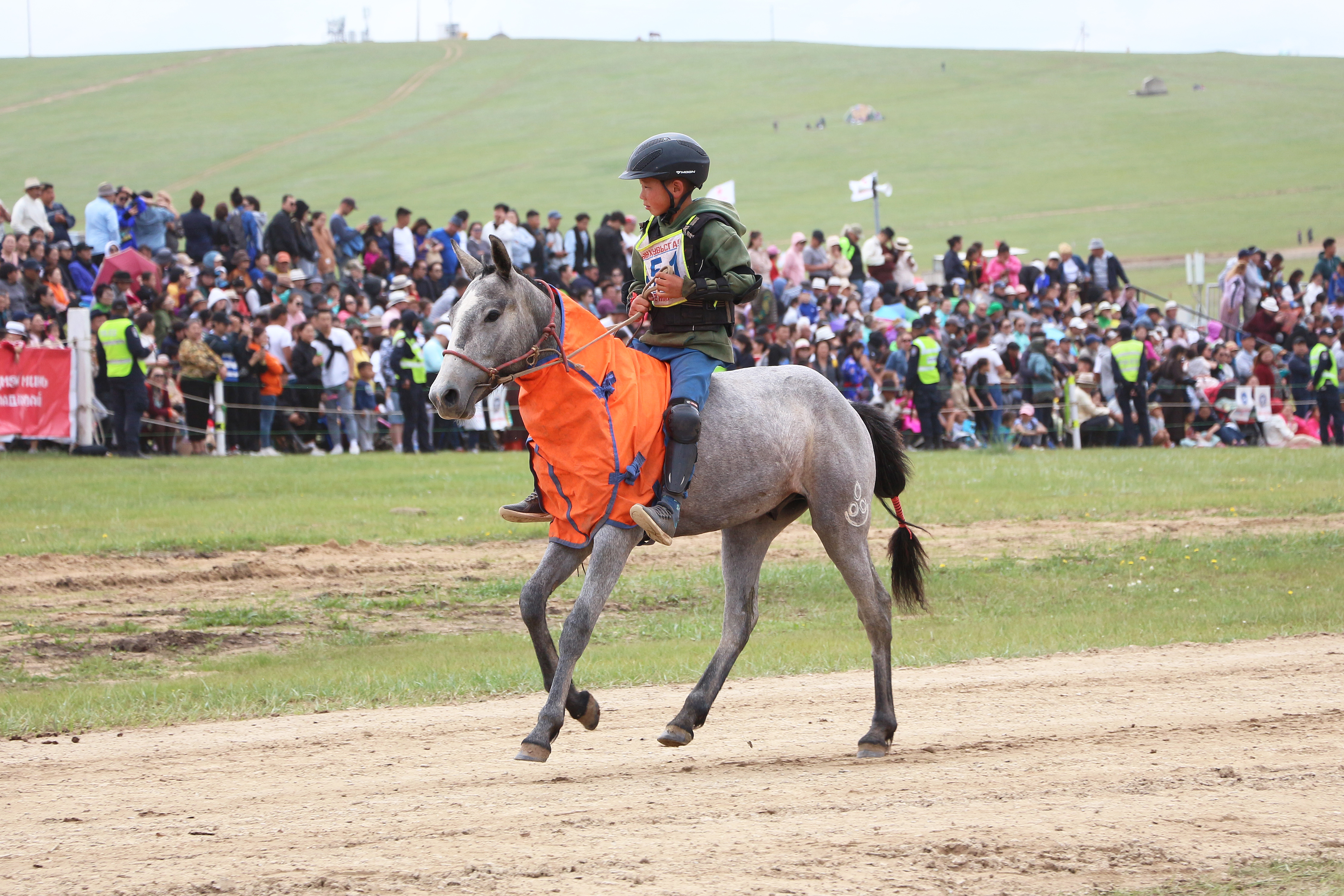 Naadam_2023_-_Horse_racing_09