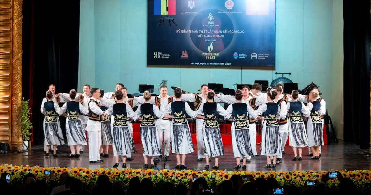 „FOTO. Ansamblul „Timișul” participă la aniversarea a 75 de ani de relații diplomatice”