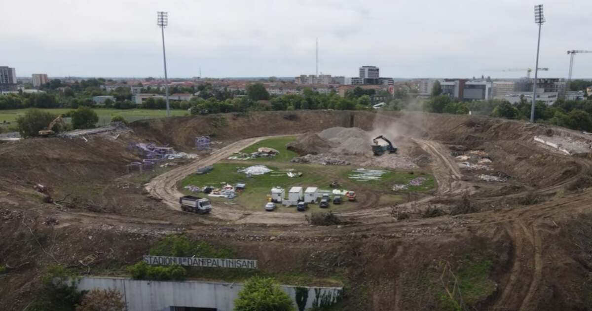 VIDEO. Stadionul „Dan Păltinișanu” aproape distrus. Evoluția echipei „Știința Poli Timișoara” prinde formă. VIDEO. Stadionul „Dan Păltinișanu” aproape distrus. Evoluția echipei „Știința Poli Timișoara” prinde formă.