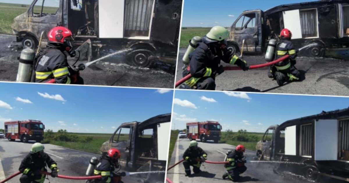 Autofurgonetă cuprinsă de flăcări la Șanovița, intervenție rapidă a pompierilor. Autofurgonetă cuprinsă de flăcări la Șanovița, intervenție rapidă a pompierilor.