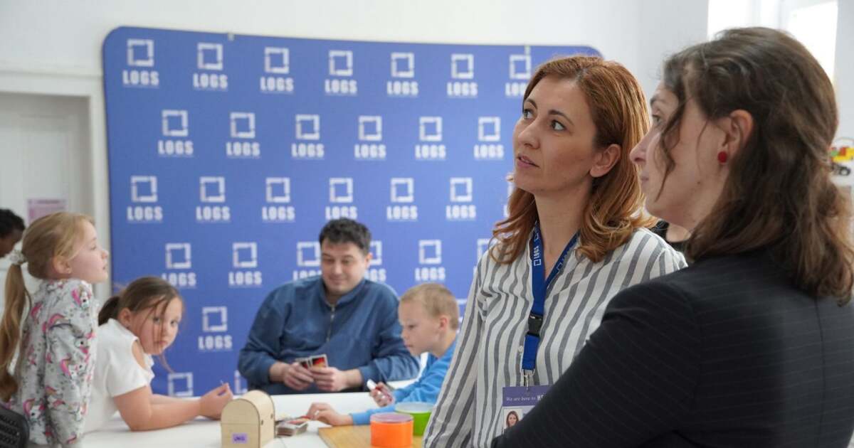 Vizită oficială la Casa LOGS: Ambasada Germaniei discută cu echipa de sprijin pentru refugiați. Vizită oficială la Casa LOGS: Ambasada Germaniei discută cu echipa de sprijin pentru refugiați.