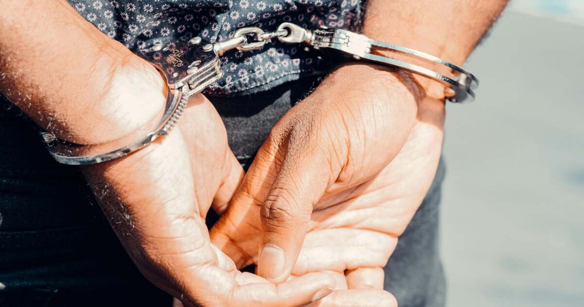 Arestare în Lugoj: Învățător acusat că a agresat două eleve.