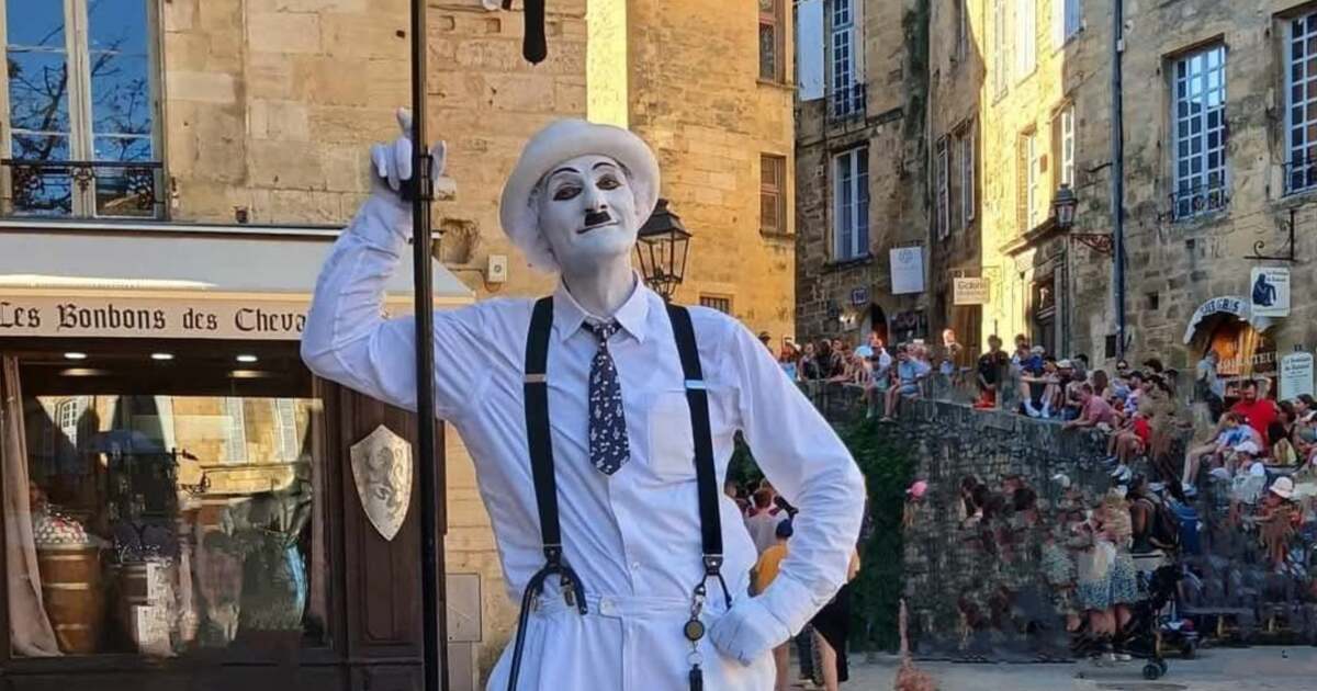 Antonio Vigu, artist stradal: „Am ales această meserie pentru a rămâne viu” Antonio Vigu, artist stradal: „Am ales această meserie pentru a rămâne viu”