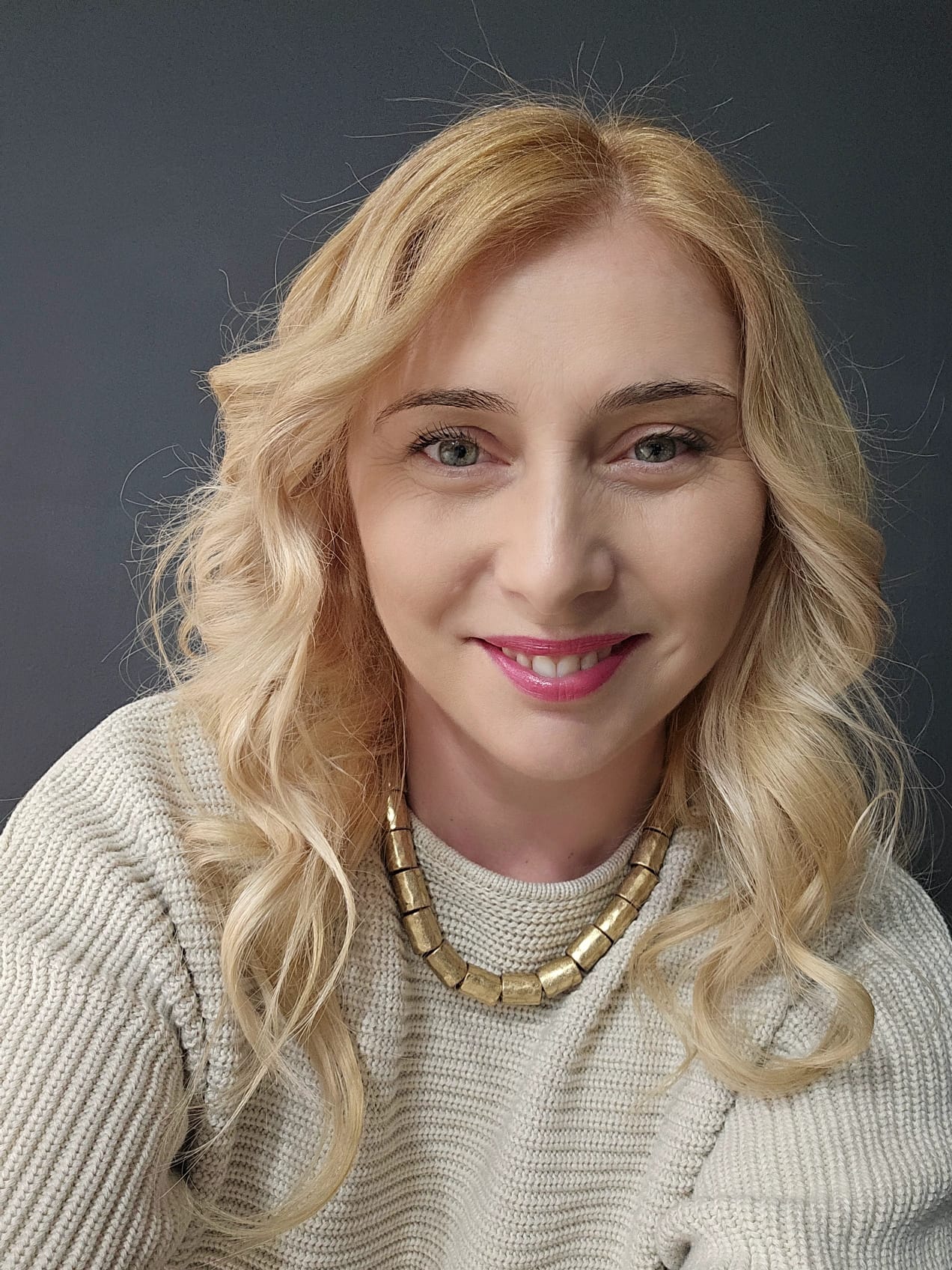 Camelia Lipoczi (16)