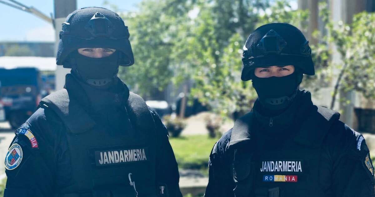 Un bărbat internațional dat în urmărire, prins de jandarmi în timp ce consuma alcool în Timișoara. Un bărbat internațional dat în urmărire, prins de jandarmi în timp ce consuma alcool în Timișoara.