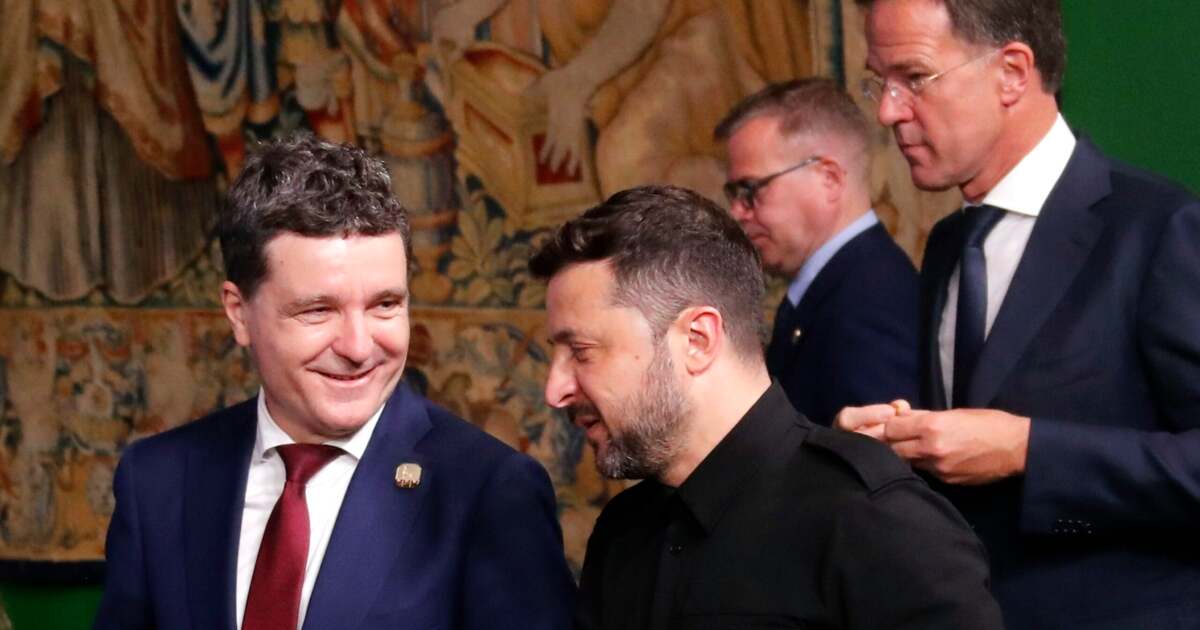 Nicușor Dan, întâlnire surprinzătoare la Vilnius cu Zelenski și Rutte Nicușor Dan, întâlnire surprinzătoare la Vilnius cu Zelenski și Rutte