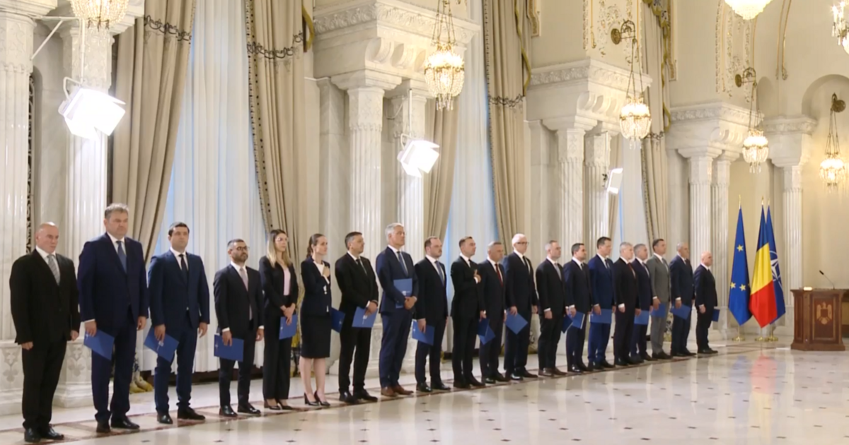 VIDEO: Guvernul Bolojan depune jurământul; prima ședință a miniștrilor începe la 21:00
