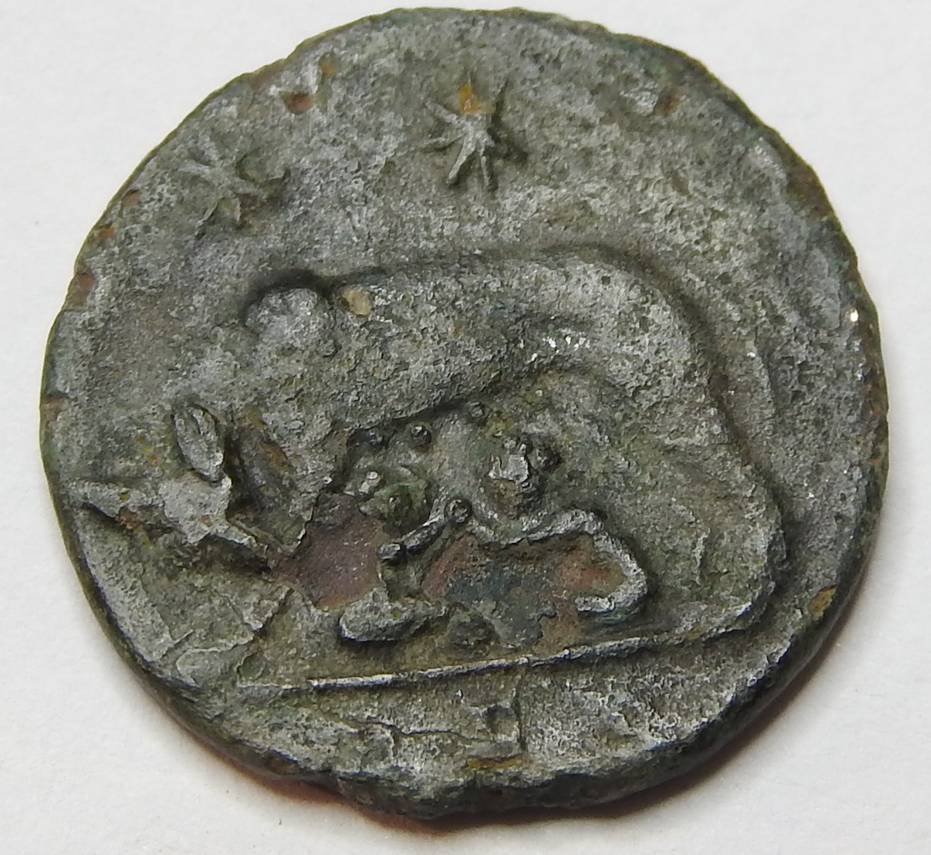 Fig.-8_Ghiroda_sit-5_Moneda-din-bronz_prima-jumatate-a-sec.-IV-p.-Chr._revers