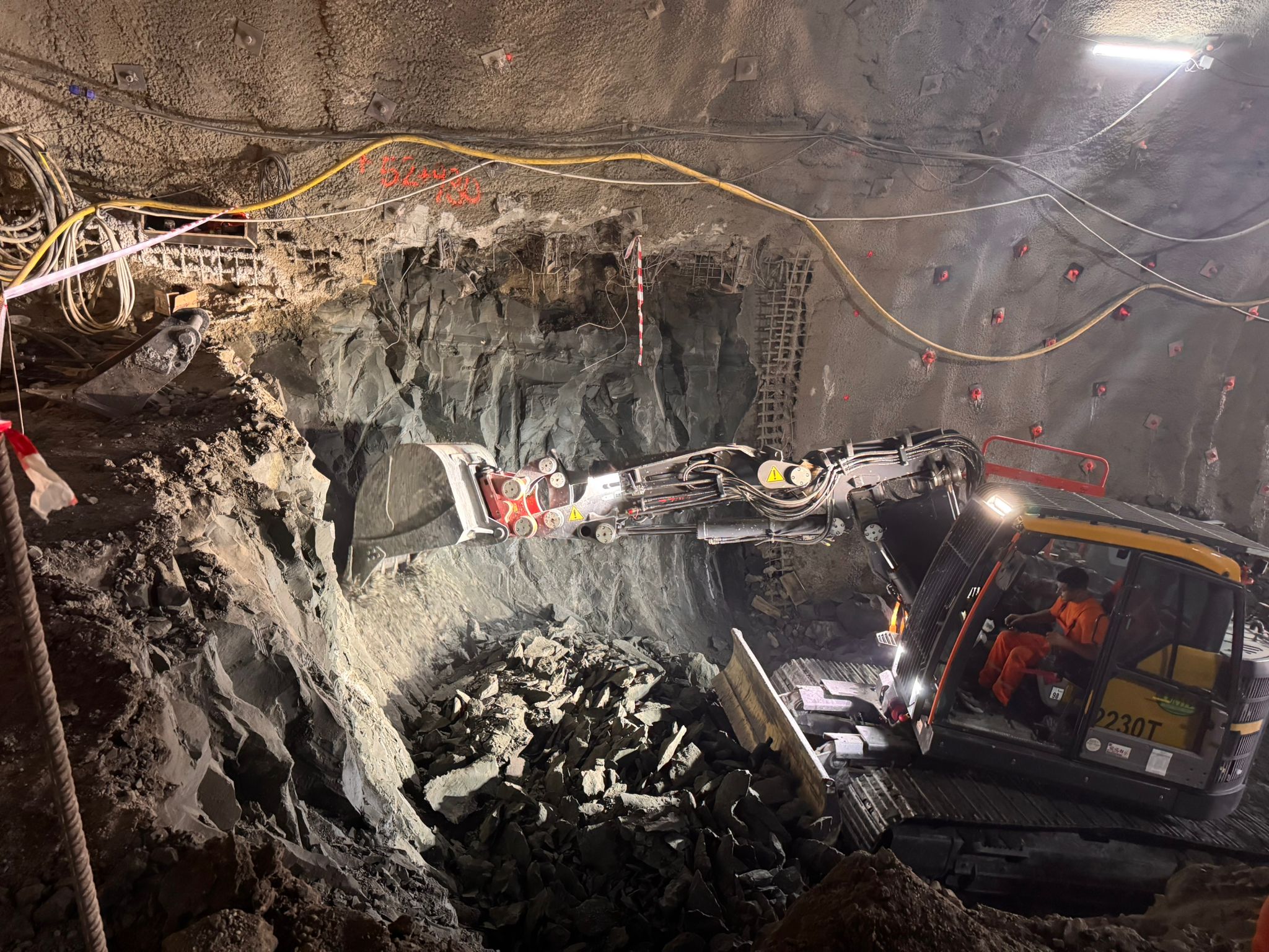 tuneluri ursi margina holdea A1 (2)